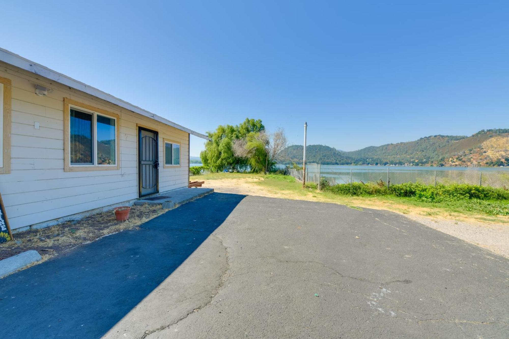 Appartamento End Unit With Clear Lake Access In Norcal! Clearlake Esterno foto