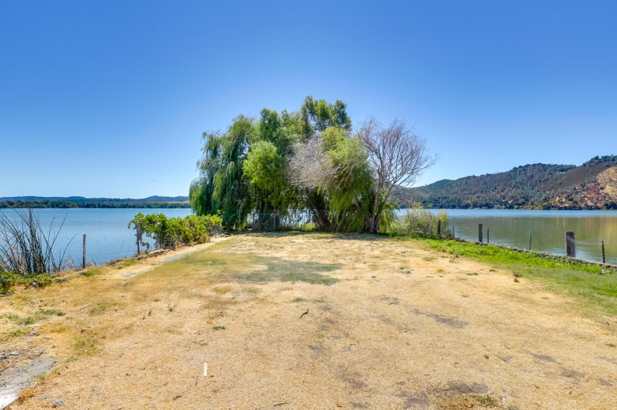 Appartamento End Unit With Clear Lake Access In Norcal! Clearlake Esterno foto